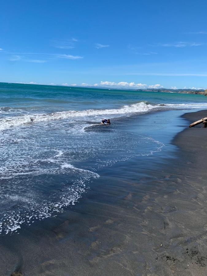 Urenui Beach Bach 외부 사진